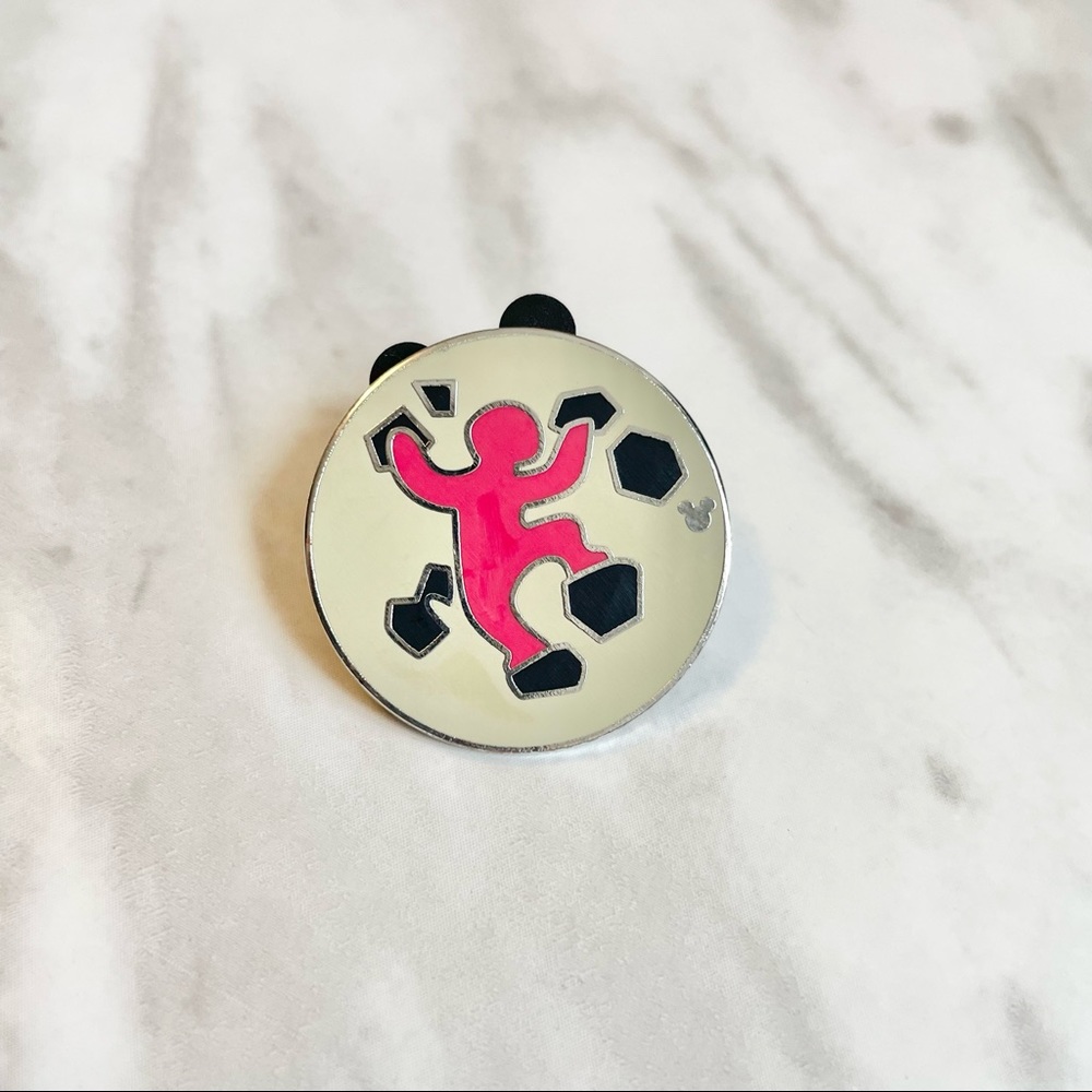 🎉 New Disney Hidden Mickey Series Pin